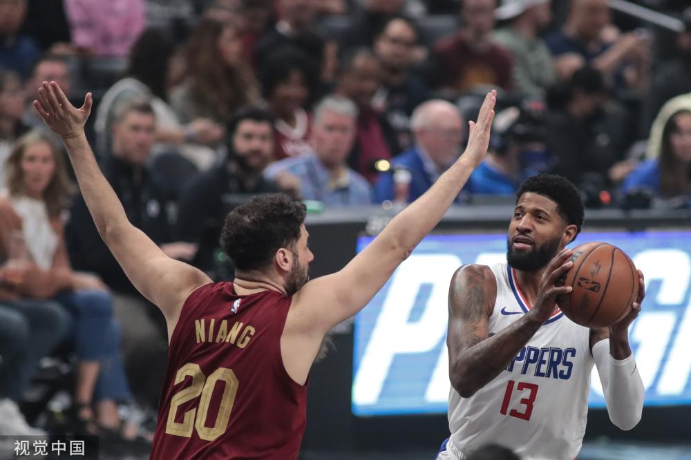 这位年轻的 这位年轻的