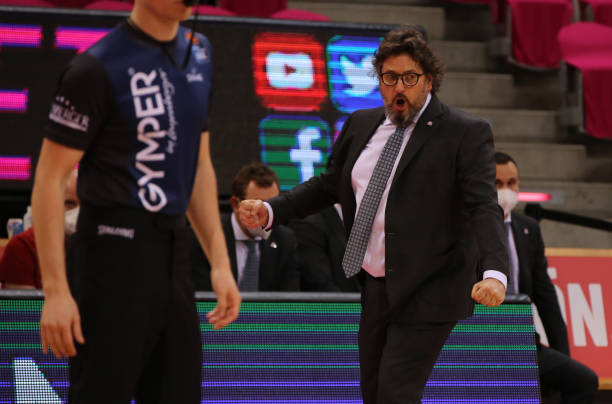 队员拿到大 队员拿到大